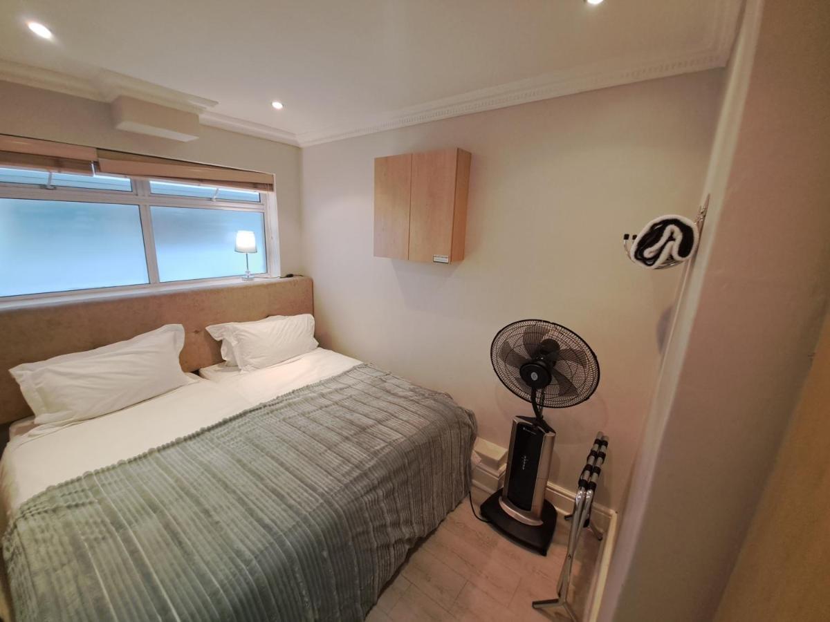 3 Bedroom Sea Facing Family Apartment Cape Town Moullie Point Cidade Do Cabo Exterior foto
