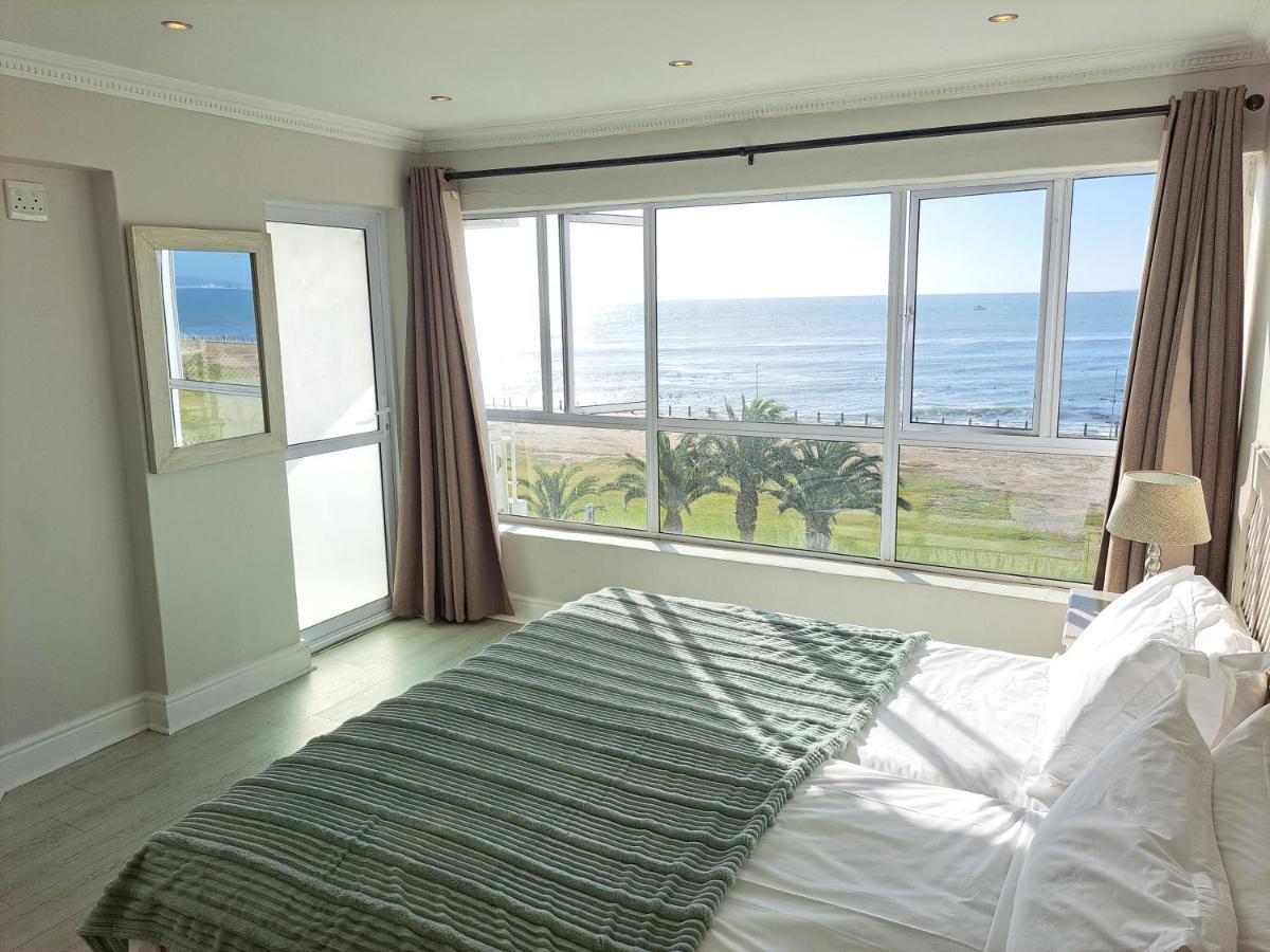 3 Bedroom Sea Facing Family Apartment Cape Town Moullie Point Cidade Do Cabo Exterior foto