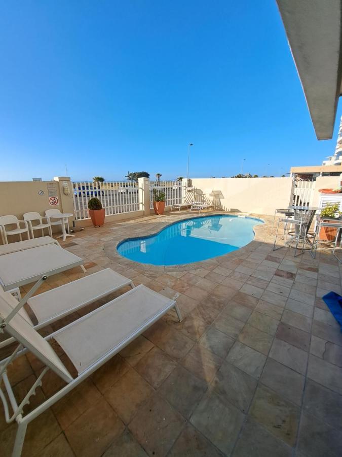3 Bedroom Sea Facing Family Apartment Cape Town Moullie Point Cidade Do Cabo Exterior foto