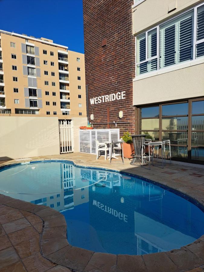 3 Bedroom Sea Facing Family Apartment Cape Town Moullie Point Cidade Do Cabo Exterior foto