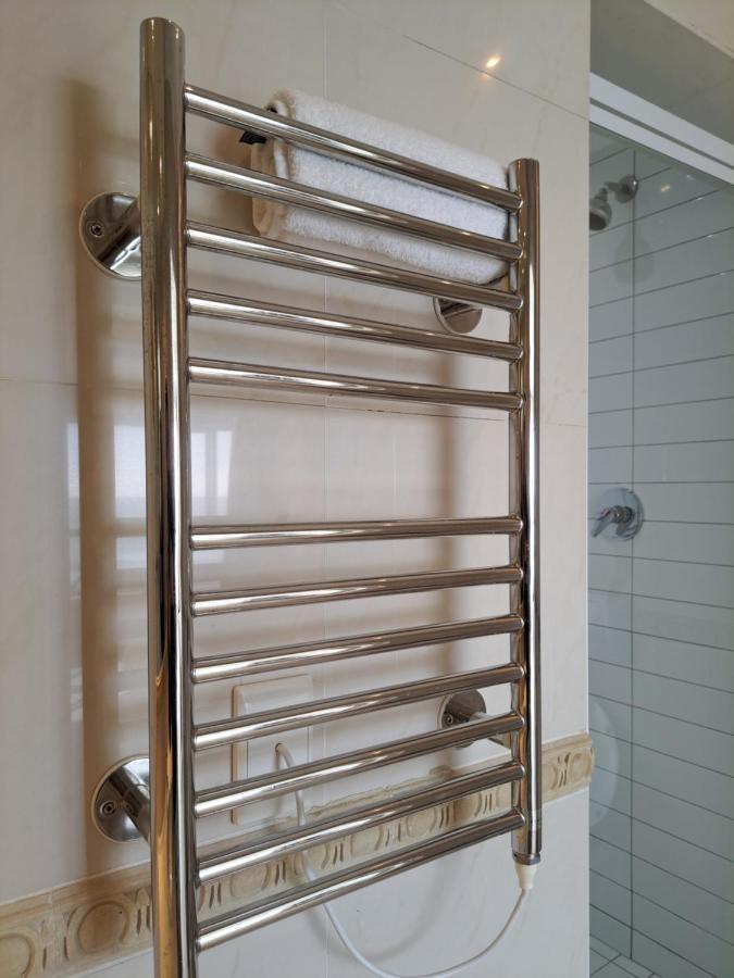 3 Bedroom Sea Facing Family Apartment Cape Town Moullie Point Cidade Do Cabo Exterior foto