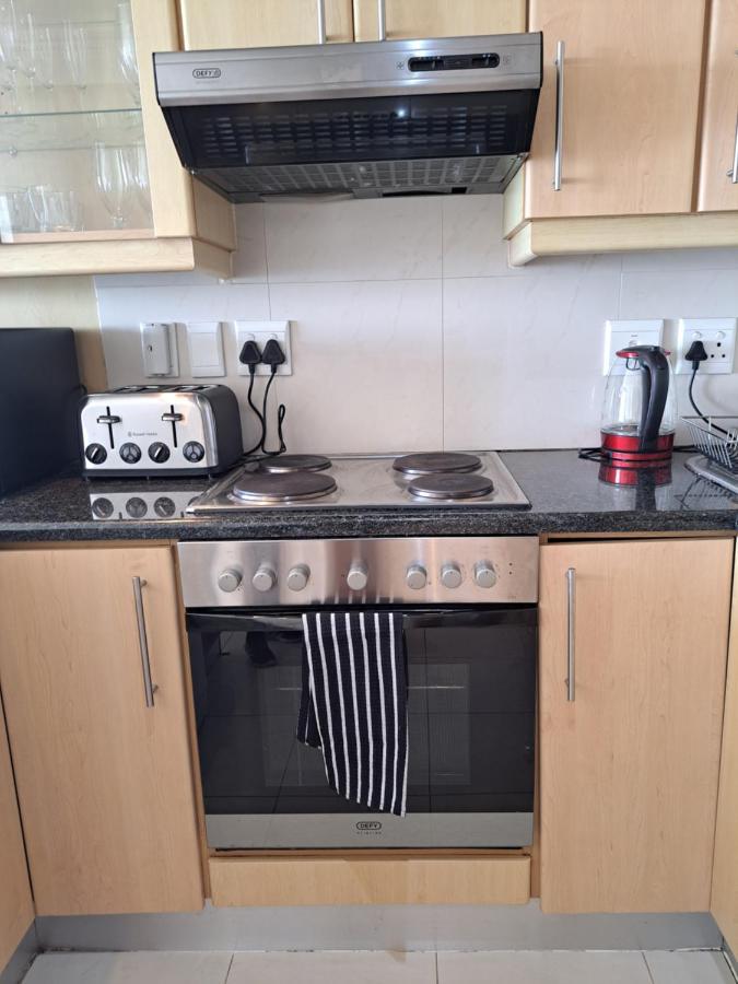 3 Bedroom Sea Facing Family Apartment Cape Town Moullie Point Cidade Do Cabo Exterior foto